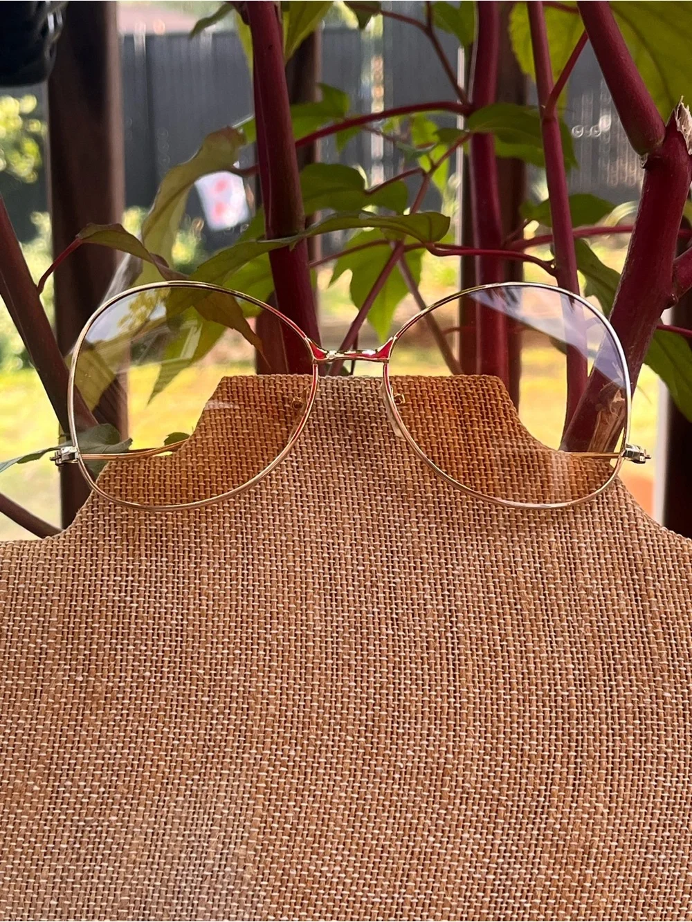 🕶️ Gold Tone Metal Frame Tan/Peach Lens Sunglasses